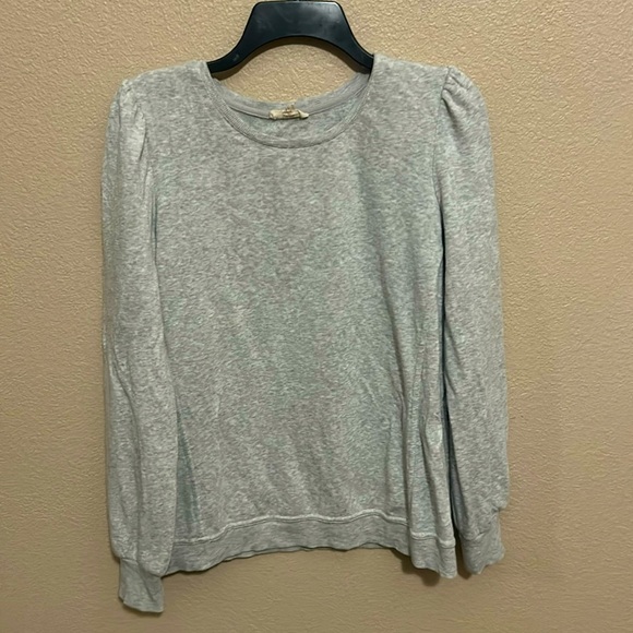 Juniors puffy sleeve gray sweatshirt in a medium - Picture 1 of 4